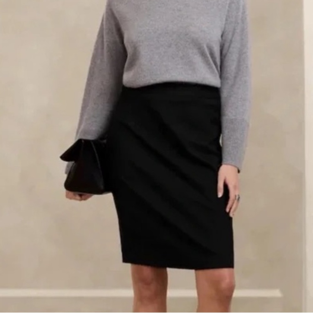 Banana Republic Black Wool Pencil Skirt Knee-Length Workwear, Size 6 Tall